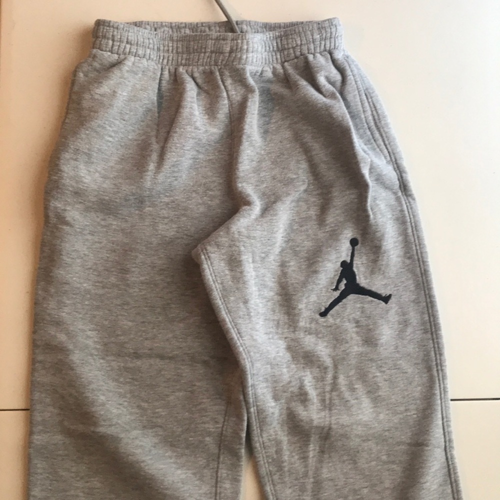 BOYS JORDAN SWEATS